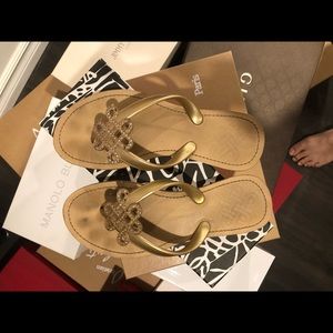 Diane Von Furstenberg gold sandals 36
